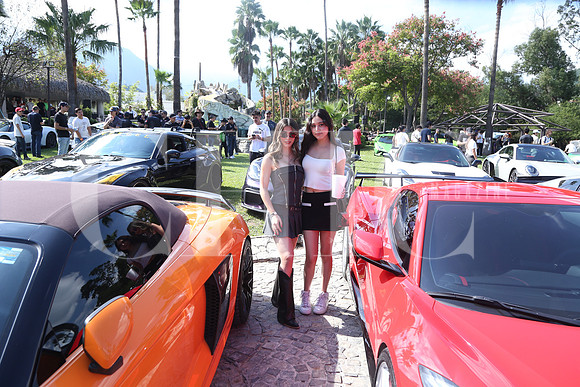 Regina Fernández y Celica Mendoza 0