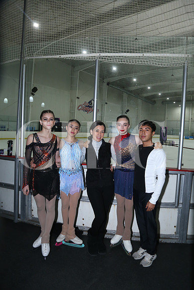 Artemisa Nieto, Mariela Berlanga, Gaby Ibarra, Hanna Hemilson y Emilio Flores