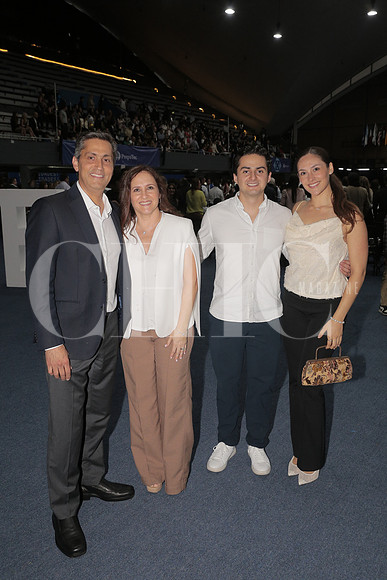 Francisco Fernandez, Nina Fernandez, Alejandro Alvarez y Mara Fernandez 4