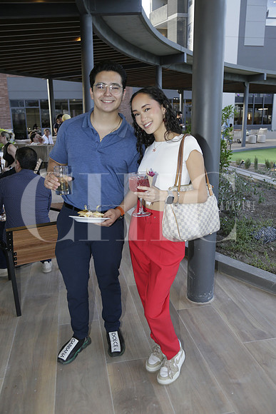 Maxi Caudillo y Kauri Ito (2)