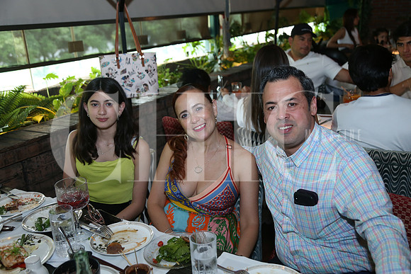 Silvia Mercado, Mónica Abdo y Luis Mercado