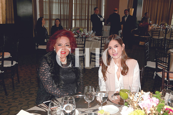 Vicky de González y Lucía Todd
