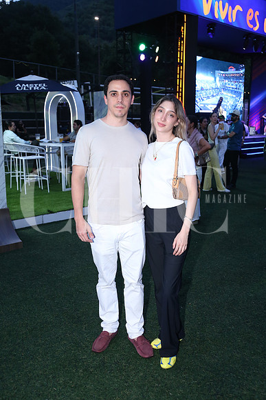 Francisco Garza y Kiara Carrillo 0