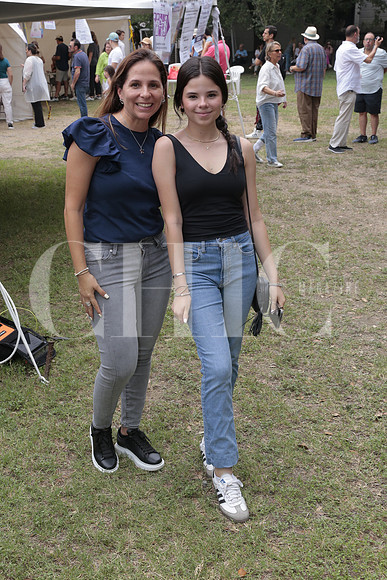Azeneth Gamez y Camila Gamez 2