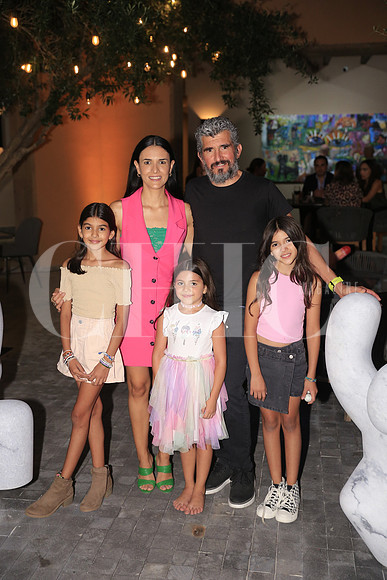 Marisol Castillo, Daniel Serna, Lola Serna, Romelia Serna y Mila Serna 2