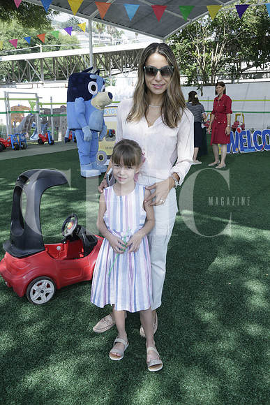 Cynthia Yañez de Cordero y Ana Pau Cordero (3)
