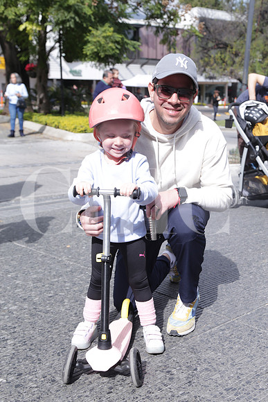 Victor Castillo y Aranza Castillo 0