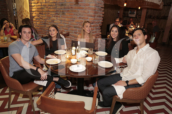 Mauricio Herrera, Eva Andonie, Veronica Gracia, Nina Andonie y Gabriel Gonzalez 3