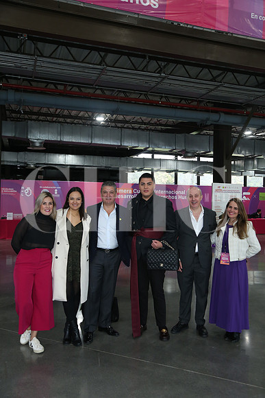 Mariana Ocaña, Daniela Bravo, Hugo Hernández, Juan José López, Carlos Herrero y Denis Lira 1