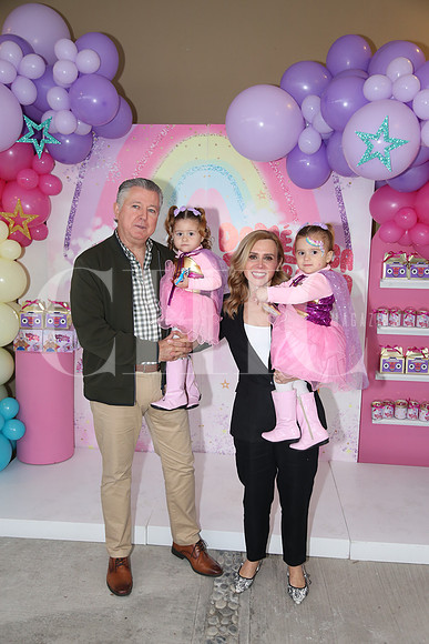 Enrique Salinas, Doménica Blásquez, Minerva Salinas y Loretta Blásquez