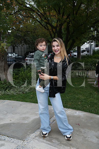 Antonio Denigris y Marcela Mistral 2