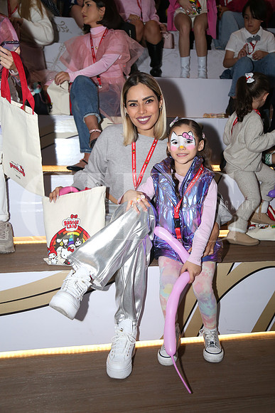 Jasia Flores y Antontella Castillo