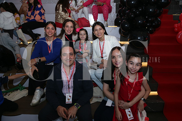 Ilse Guerra, Diana Garza, Rebeca Bruenl, Vero Salas, Miguel Brunel, Erika Segovia y Sofia Martínez 1