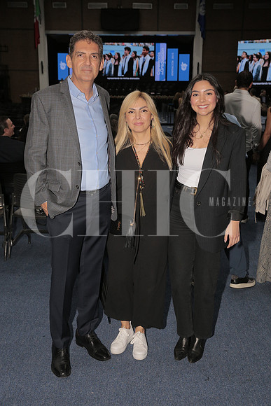 Fernando Arredondo, Adriana Chavez y Camila Arredondo 2