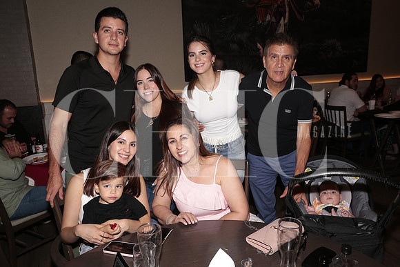 Alejandro Ojeda, Cecy Aldrete, Katia Ojeda, Jesus Ojeda, Carolina Ojeda, Martha de Ojeda, Alejandro Ojeda y Karen Ojeda 3