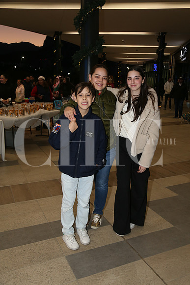 Isaac Hinojosa, Carolina de Hinjosa y María Sofia Hinojosa