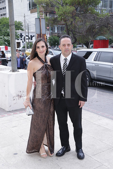 Gabriela Lozano de González y Gabriel González