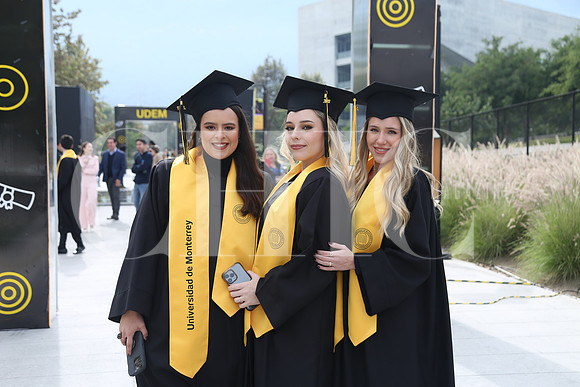 Eugenia González, Lorena de la Garza y Daniela Barona 0
