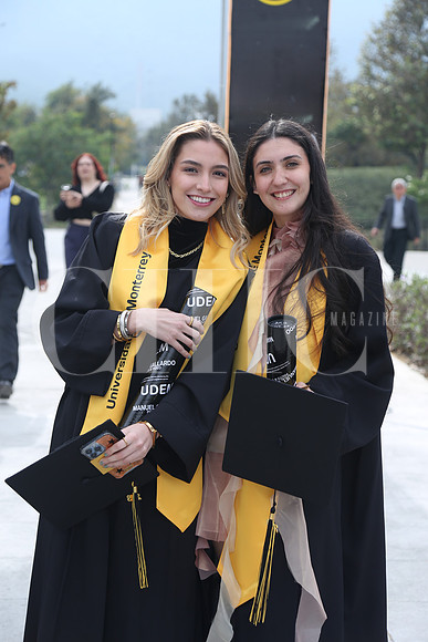 Ana Fer Ramírez y Ariana Lozano 1