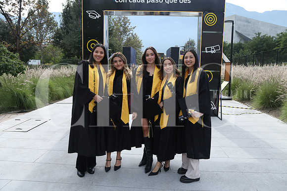 Paulina León, Natalia Cantú, Luisa Carreon, Paola Guajardo y Katia Cruz 1