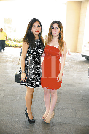 Rosario Benavides y Esthela Lopez