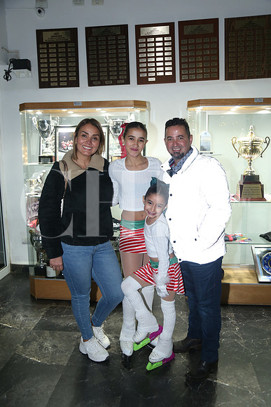 Paola Espinoza, Roxana Espinoza, Misha Dávila y Natalia Espinoza 1