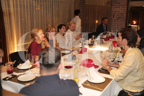 Cena y presentacion Aspen y viajes le grand 5