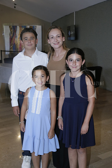 Mauricio Llaguno, Valeria Garza de Llaguno, Cata Llaguno y Vale Llaguno