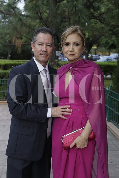 (papás de l anovia) Héctor Talavera y Elizabeth Cisneros