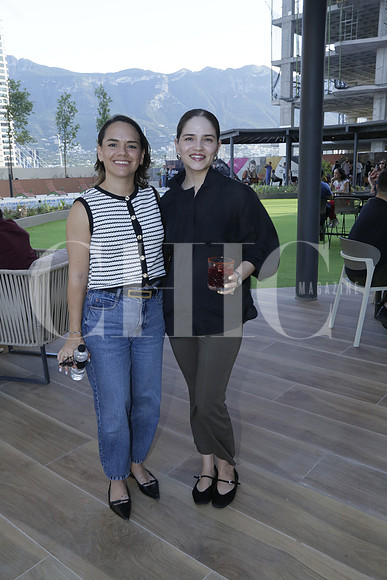 María García y Mariana Campos (2)