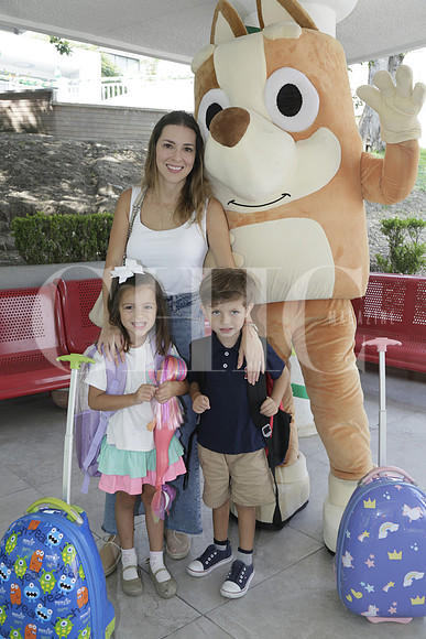 Claudia Barbosa de Garate, Valentina Garate y Ricardo Garate (2)