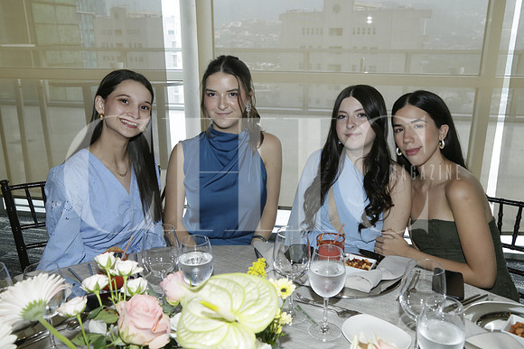 Fátima Villarreal, Carol Villarreal, Alexa Villarreal y Paola Gómez (2)
