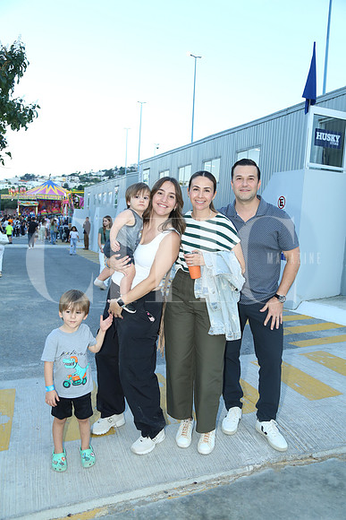 Diego Ortiz, Nicolas Oritz, Silvia López, Ada Canales y Gilberto León 0