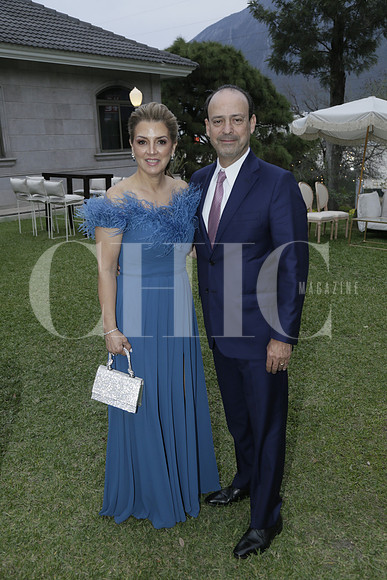 Lupita Garza de Flores y Jorge Flores (2)