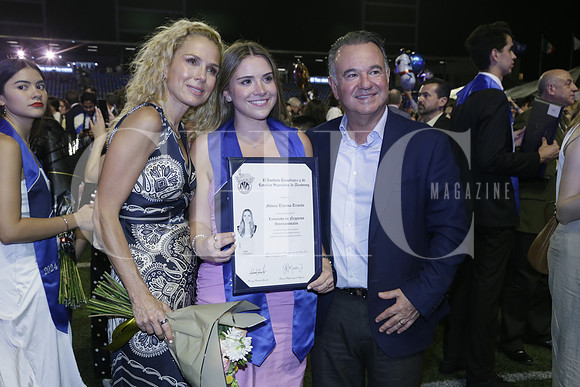 Marcela Treviño de Tijerina, Mónica Tijerina y Oscar Tijerina