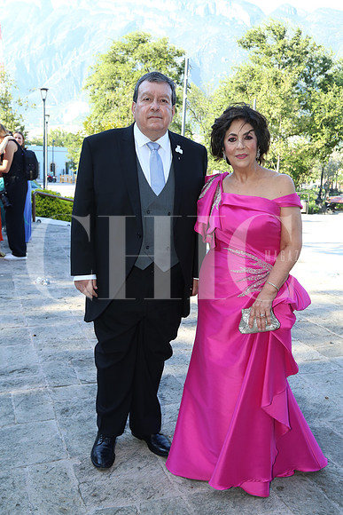 Ignacio Cepeda y María Elena Berlanga ( Papás Novio) 0