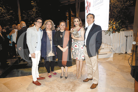 Érika González Brunell de Rodríguez, Verónica González, Lourdes Suárez de Garza y Óscar Garza