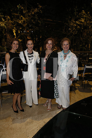 Claudia Yarte de Fernández, Nelly Sada, Esther Cueva de Sada y Alejandra Sada