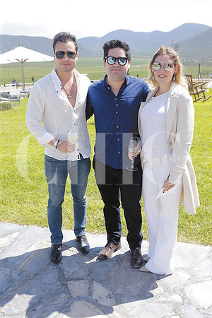Armando Véjar, Adrián Martínez y Cristy Martínez de Martínez (3)