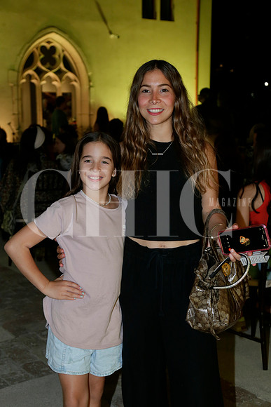 Luisa Contreras y Karla Villarreal de Contreras