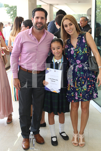 Alberto Palncarte, Anika Plancarte y Daniela Salazar de Palncarte