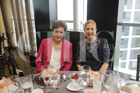 Francisca Silva Leal y Leticia Villarreal de Paras