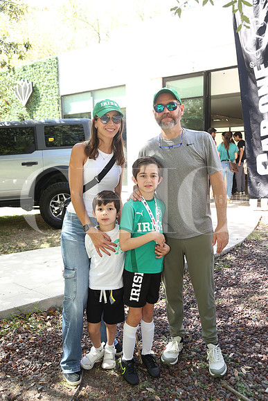 Estefany de Santos, Alejandro Santos, Federico Santos y Federico Santos 1