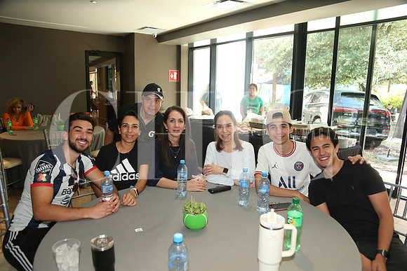 Rogelio Lozano, Erika Rosiano, Alejandro Tena, Yara Arambula, Denis de Cardenas, Alejandro Maldonado y Humberto Figueroa
