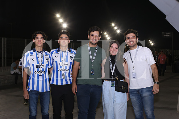 Patricio Zarate, Mateo Zarate, Javier Zarate, Mariana Campa y Manolo Zarate