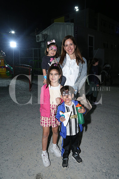 Estefany Villarreal de Álvarez, Isabel Álvarez, Estefy Álvarez y David Álvarez