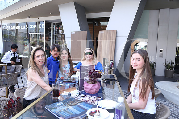 Giselle Martínez, Juan Pablo Lozano, Viri Martínez, Laura de Martínez y Natalia Salazar 0