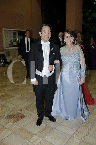 Salvador Gonzalez y Laura Martha Urdiales de Gonzalez (1)