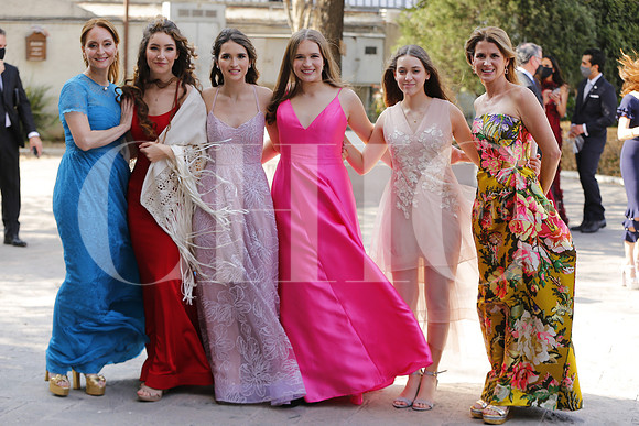 Adriana García, Daniela Rivas, Andrea Rivas, Lucía García, Isabella Rivas y Shannon Rivas (2)