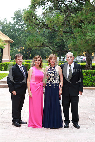 Jose Carlos Sada, Gabriela Cantú de Sada, Cristy Cantú de Mesta y Daniel Mesta (2)